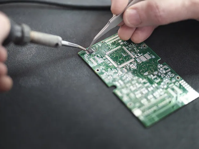 The overall problem in the PCB assembly process: elastic cracking