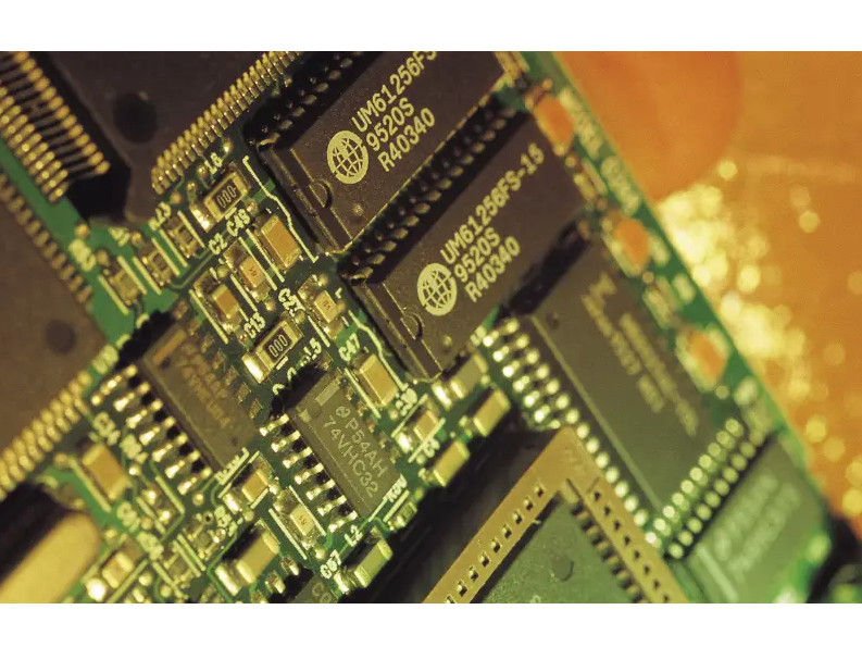 Powering Smart Devices: How Our PCBs Form the Heart of Modern Smartphones & Tablets