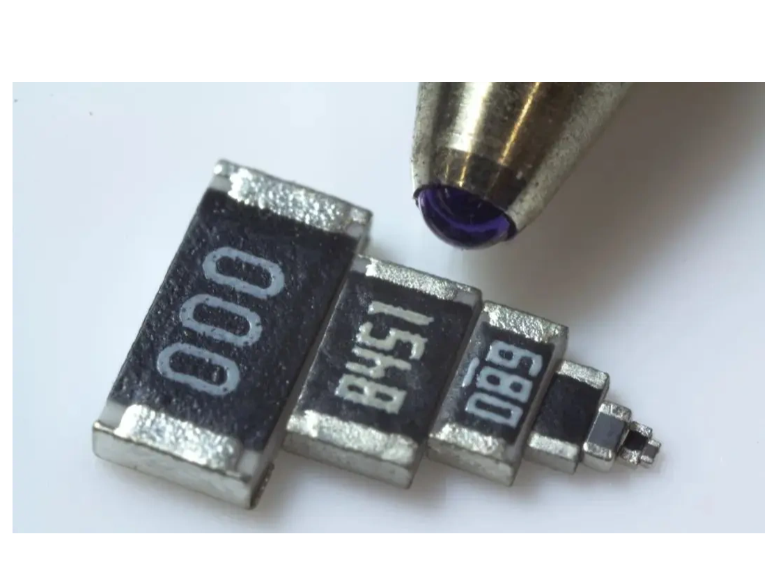 Placement Challenges of 01005 Ultra-Small Components